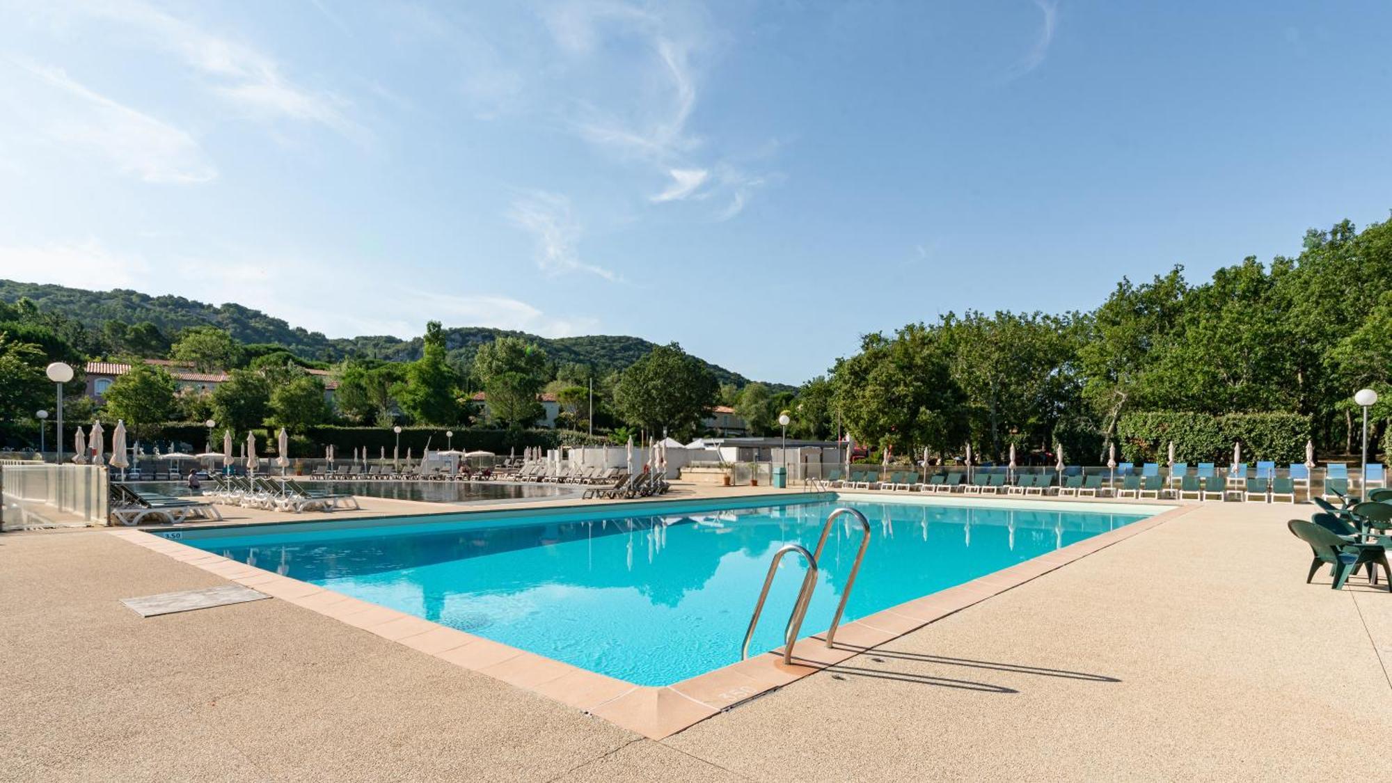 Village Pierre & Vacances Le Rouret Grospierres Luaran gambar